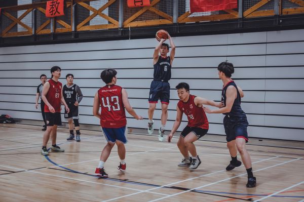 Elevate your vertical leap: the ultimate strength training blueprint for basketball athletes in the uk