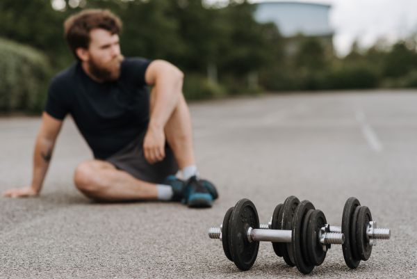 Exploring the Mechanical Effects of Drop Sets vs. Pyramid Sets on Muscle Fatigue: Which Method Takes the Lead?