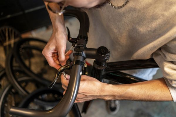 Ultimate guide to effortlessly install a hydraulic clutch on your sports bike for smooth riding in uk traffic